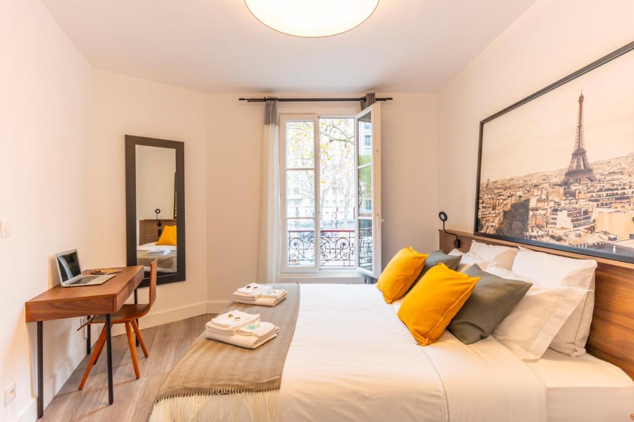 Enjoy The Traditional Parisian Life Apartment Bagian luar foto