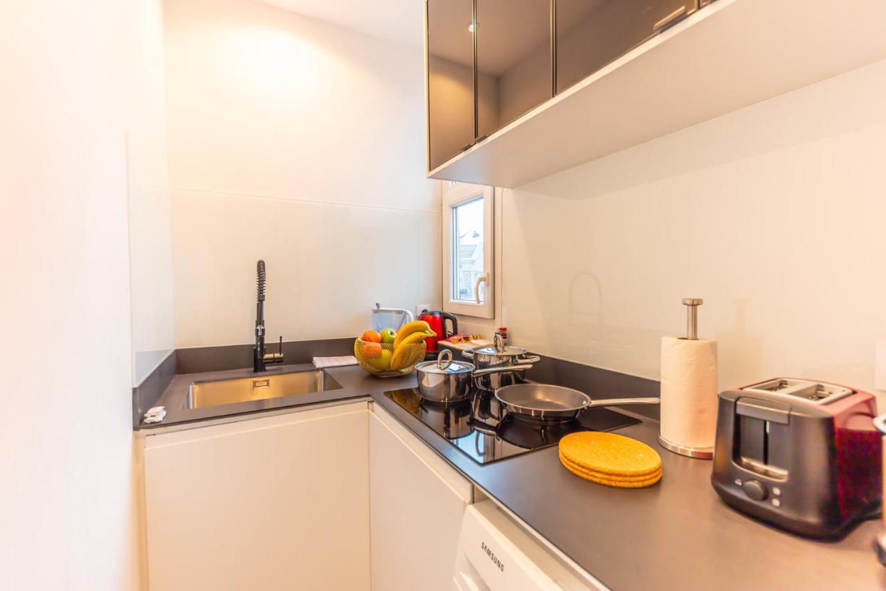 Enjoy The Traditional Parisian Life Apartment Bagian luar foto