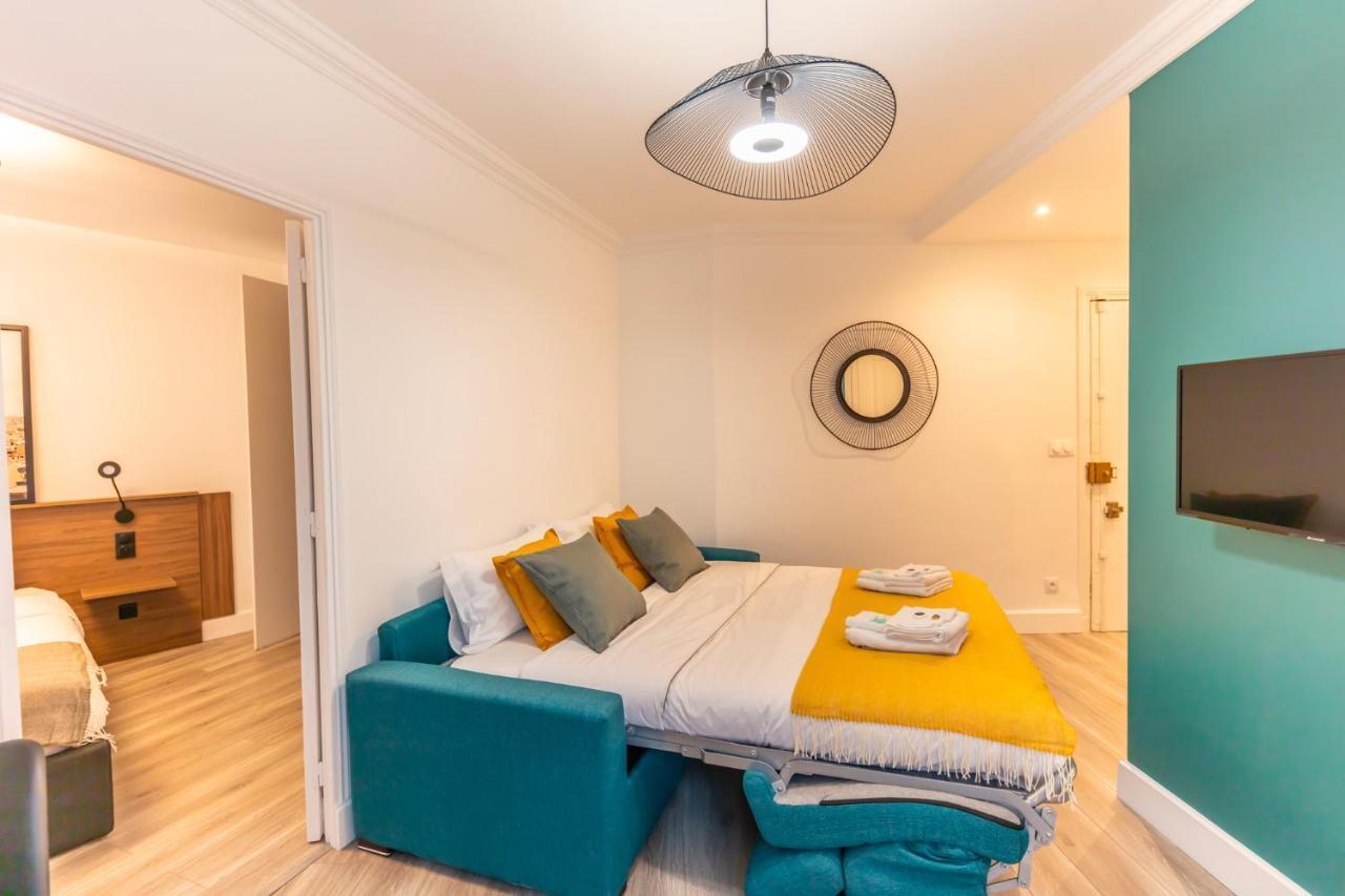Enjoy The Traditional Parisian Life Apartment Bagian luar foto