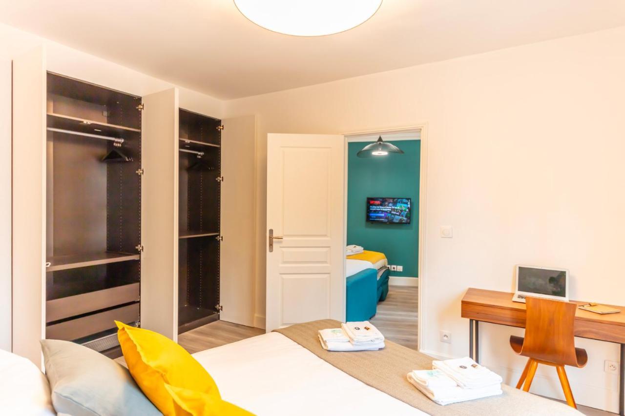 Enjoy The Traditional Parisian Life Apartment Bagian luar foto