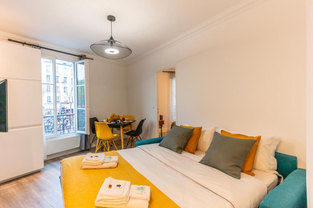 Enjoy The Traditional Parisian Life Apartment Bagian luar foto