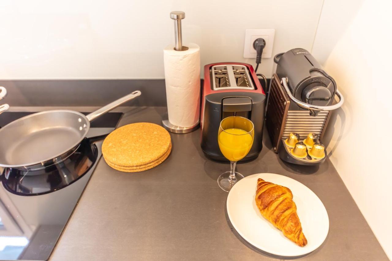 Enjoy The Traditional Parisian Life Apartment Bagian luar foto